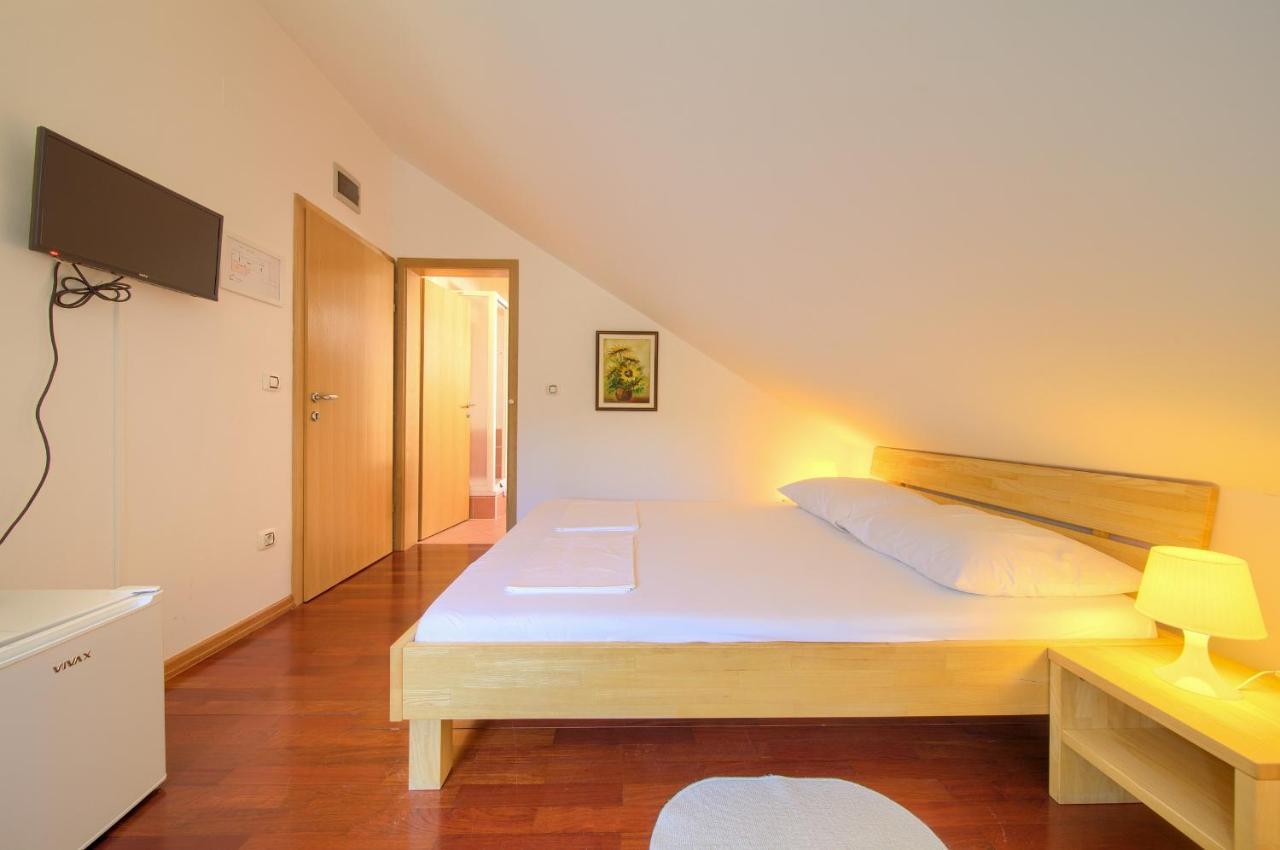 Bed&Breakfast Lucija Bed & Breakfast Punat Exterior foto